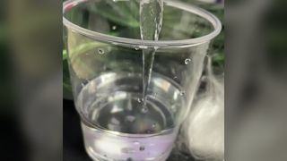 Khả năng giữ nước mạnh Sợi siêu thấm 9D × 52mm Sợi không dệt có thể tùy chỉnh