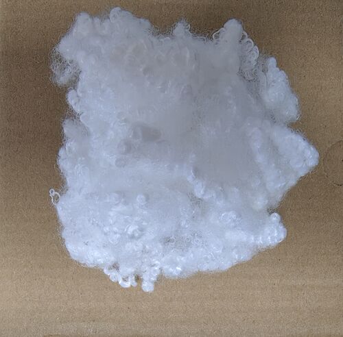 Tin tức công ty mới nhất về Sợi Polyester được silicon hóa và không chứa silicon: Sự khác biệt chính, cách sử dụng và cách chọn