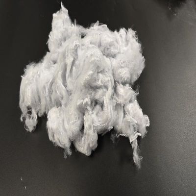 Chất lượng tốt được tái chế 1.4D * 38mm Solid Polyester Staple Fiber