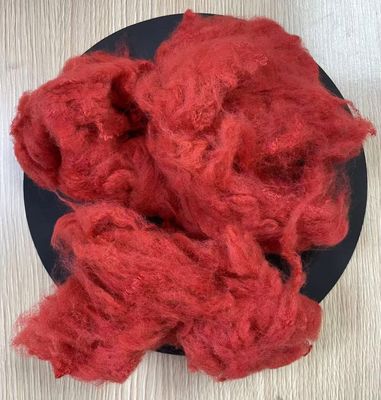 Giá tốt. Xơ polyester tái chế 4.5D 65mm Đỏ SGS OEKO ITS GRS Chứng nhận trực tuyến