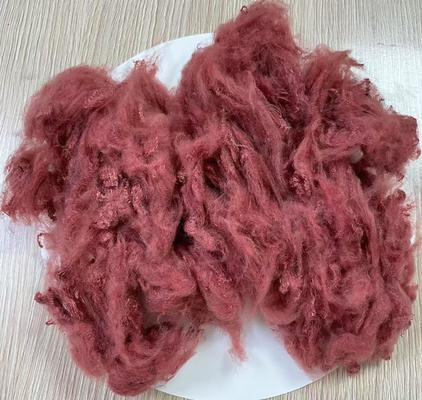 Giá tốt. Xơ polyester tái chế 1.5D 38mm nhuộm màu đỏ trực tuyến