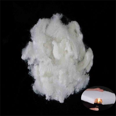 Giá tốt. Sợi nhựa polyester nguyên chất không độc hại Sợi chống cháy 7D Để đệm trực tuyến