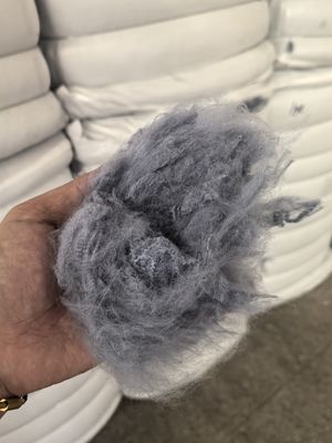 Giá tốt. Bảo vệ tia cực tím Polyester tái chế Sợi Staple 2.5D 51mm Xám nước trực tuyến