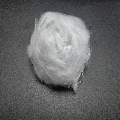 Giá tốt. Sợi Staple Polyester tái chế 2.5D 51mm Màu trắng có khả năng co lại cao trực tuyến